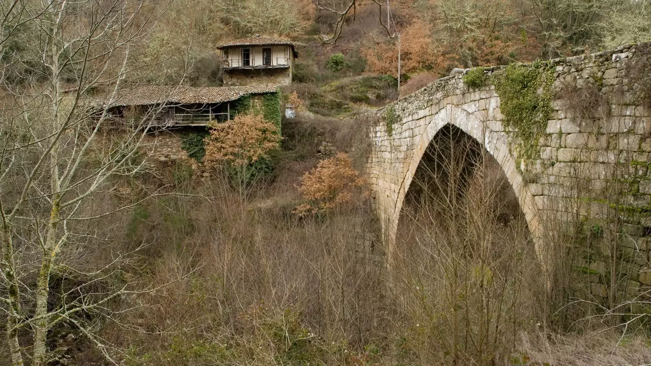 פארוואס דאַרף די מאַסיף סענטראַל אָורענסאַנאָ זיין אנגעצייכנט אין רויט אויף דיין רייזע רשימה?