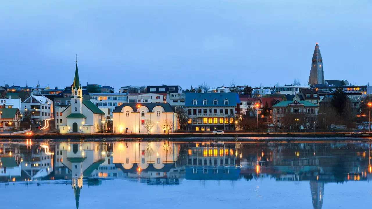 Tempat sarapan, makan siang, makan malam, dan minuman di Reykjavik