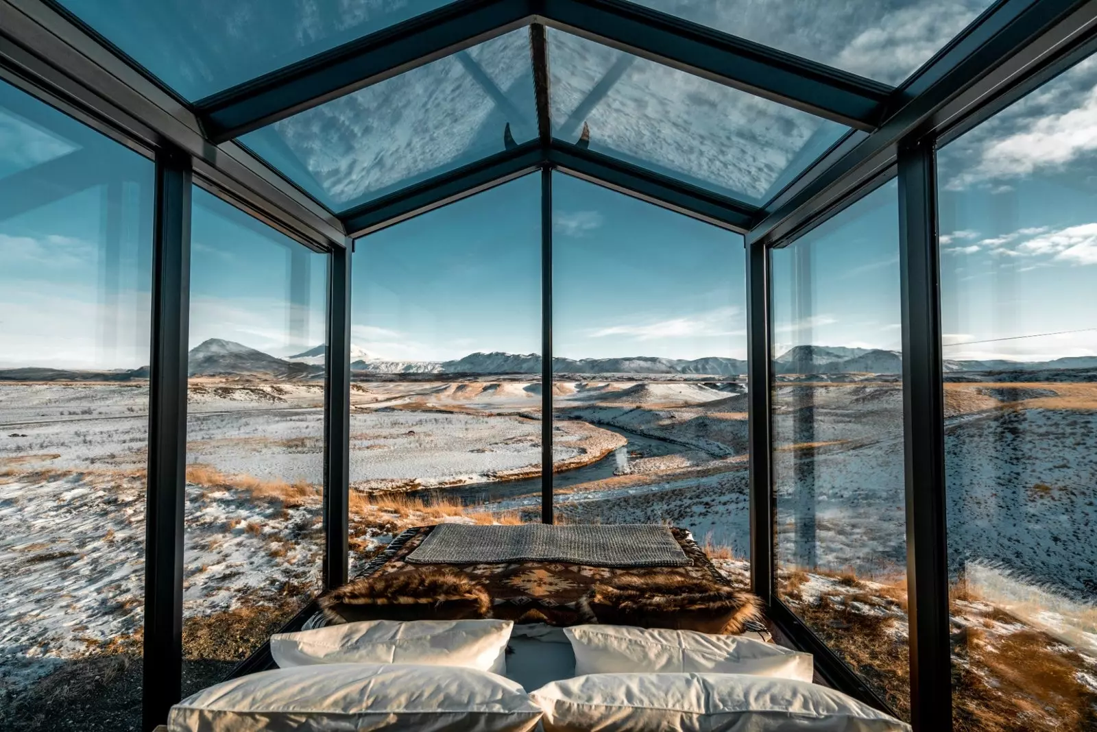 Panorama Glass Lodge bunlar İslandiyanın ən gözəl kabinləridir.