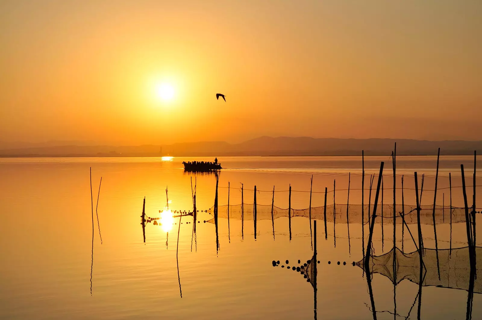 Kuzama kwa jua huko Albufera