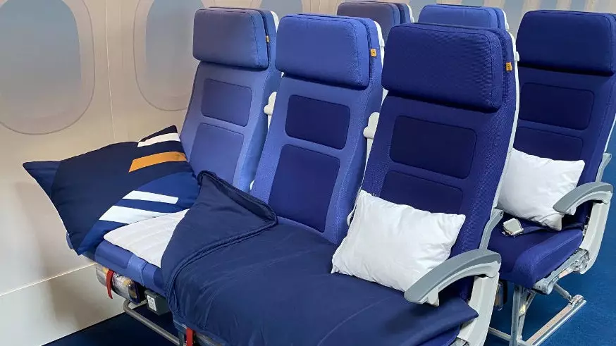 Lufthansa Sleeper's Row