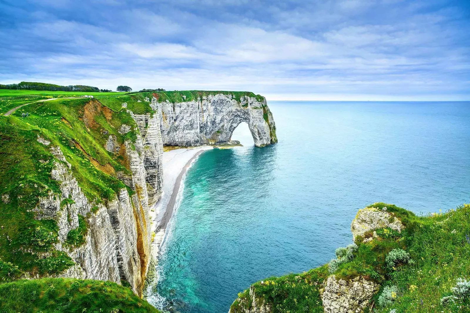 Il-maġija ta 'Étretat se taqbadek