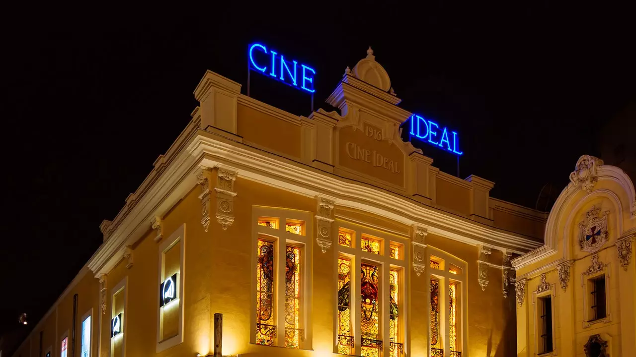 Кината Ideal Cinemas отново отварят врати за публика този петък