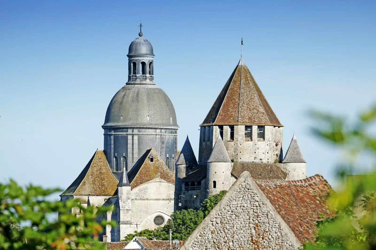 Dome of the collegiate church of San Quiriaco and Torre Csar in Provins.