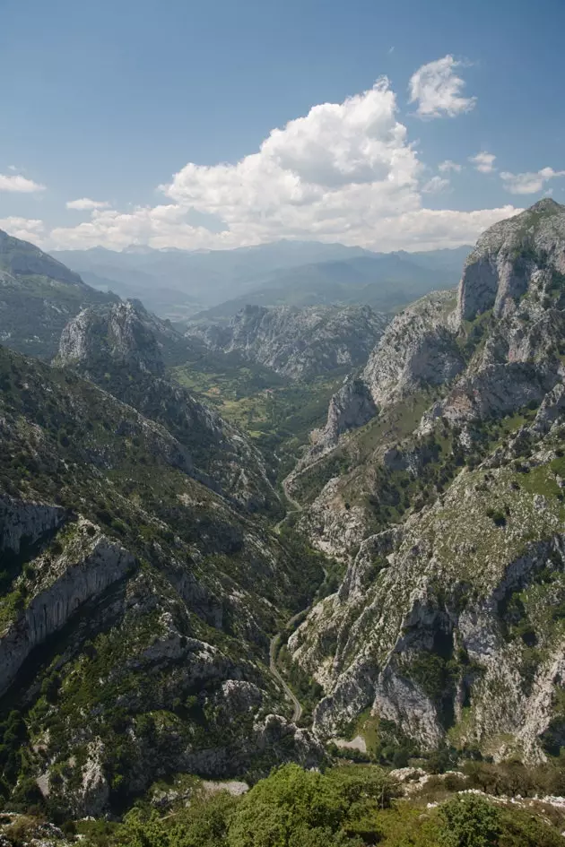 Ar gluaisrothar tríd an Spáinn II na bóithre is áille ó Huesca go Zamora