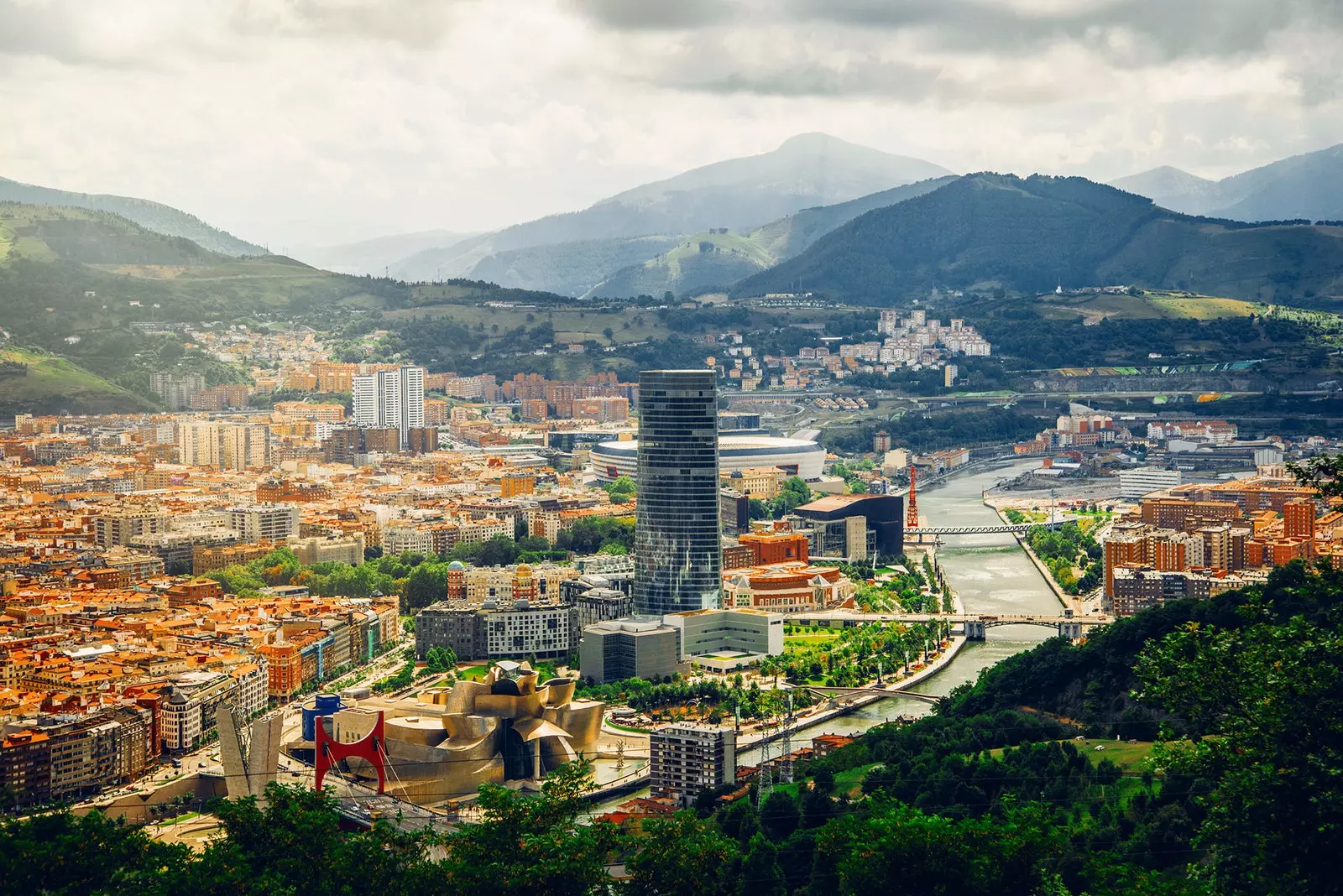 Bilbao met vrienden een weekend hier doorbrengen wordt het beste idee dat je dit jaar hebt