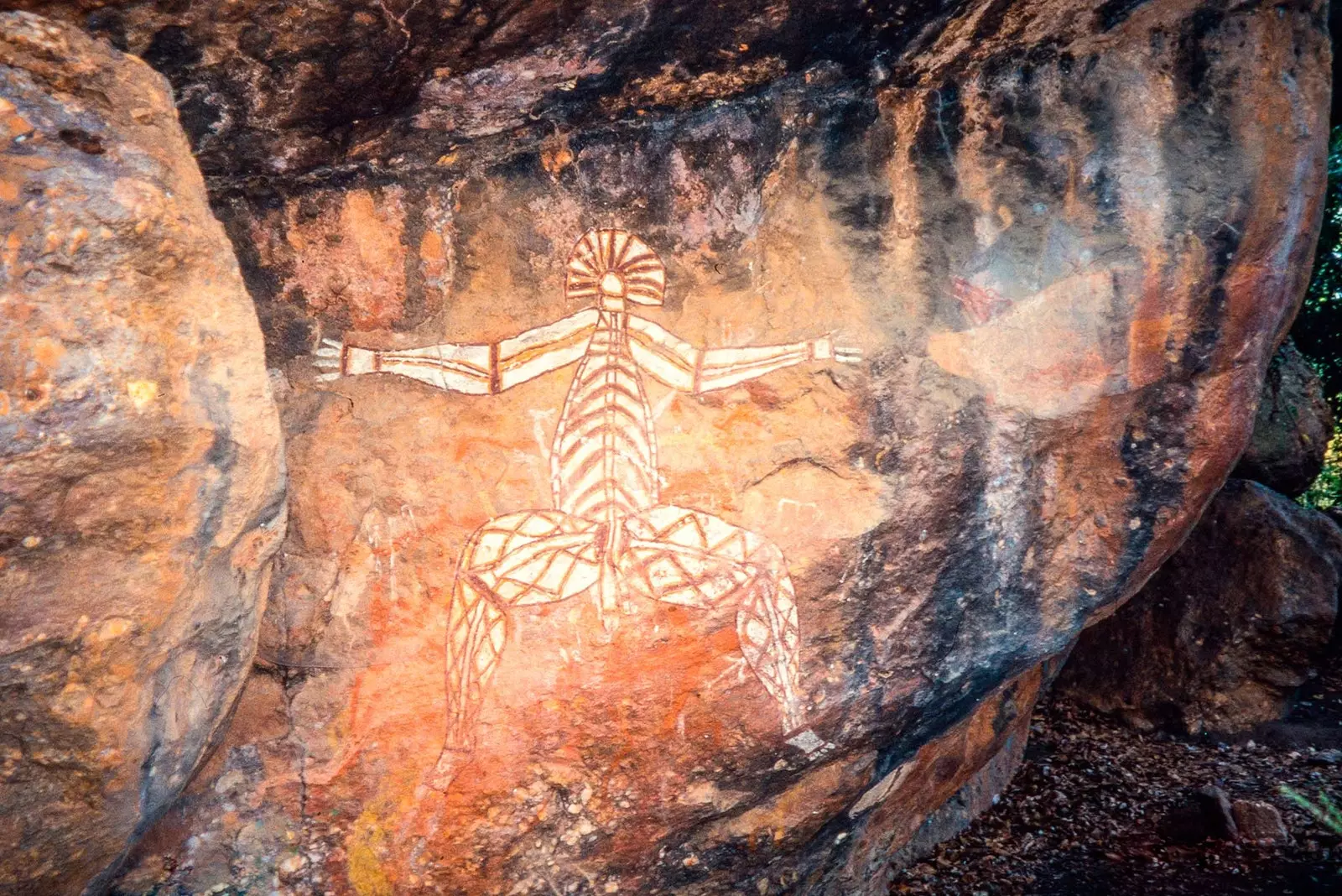 Alu gleznošana Kakadu nacionālajā parkā