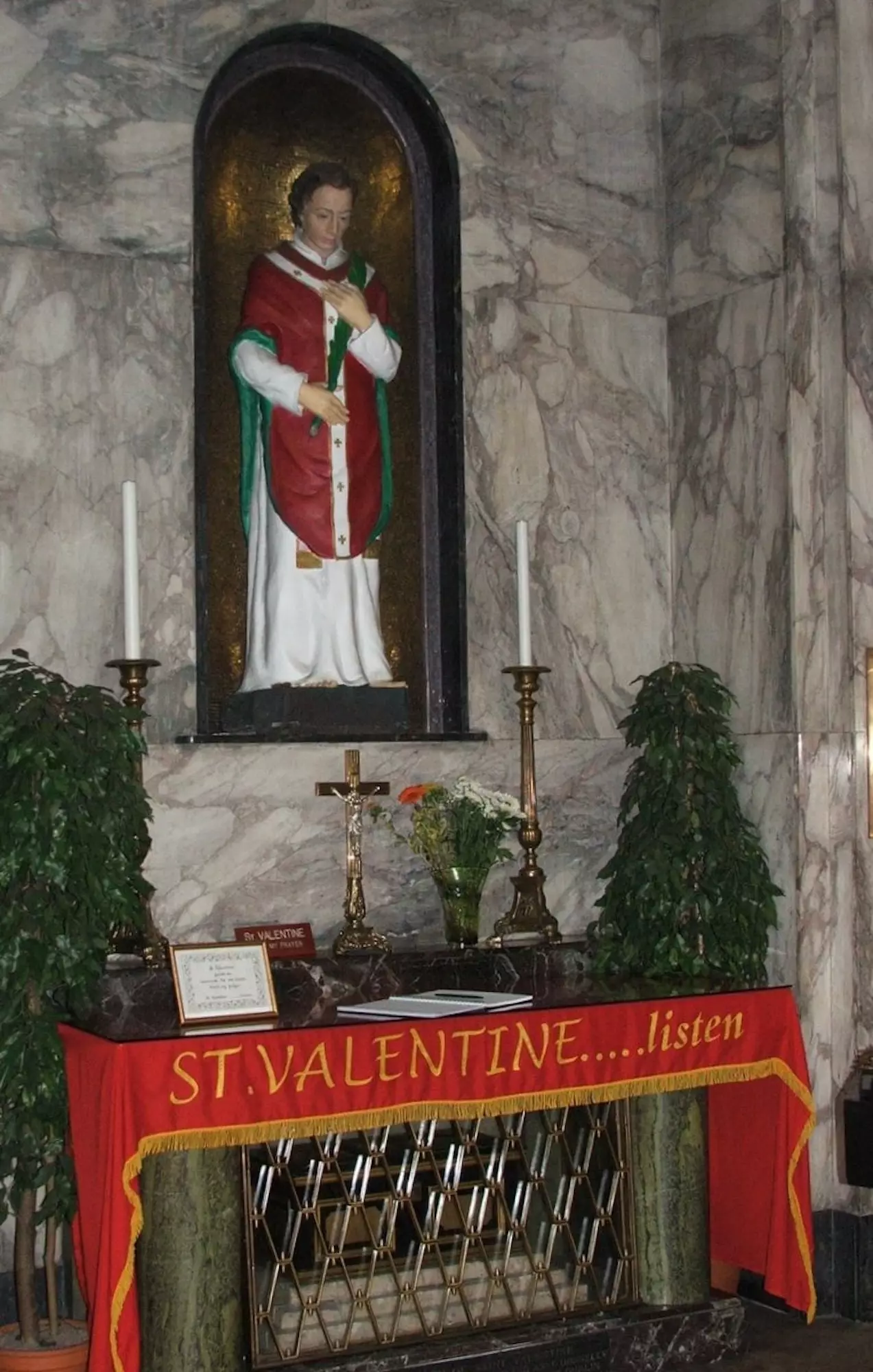 Saint Valentine's Shrine in Whitefriar Street Church in de hoofdstad van Ierland