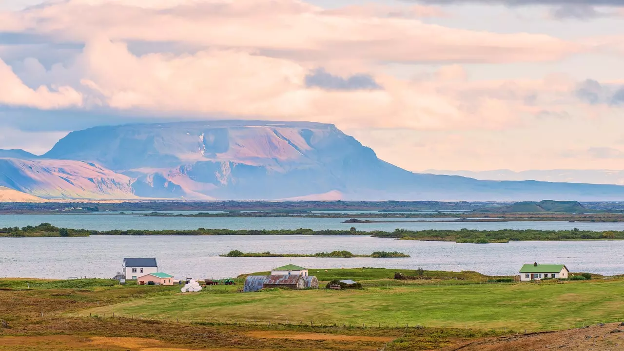 Loch Mývatn, desolation iompú isteach i áilleacht