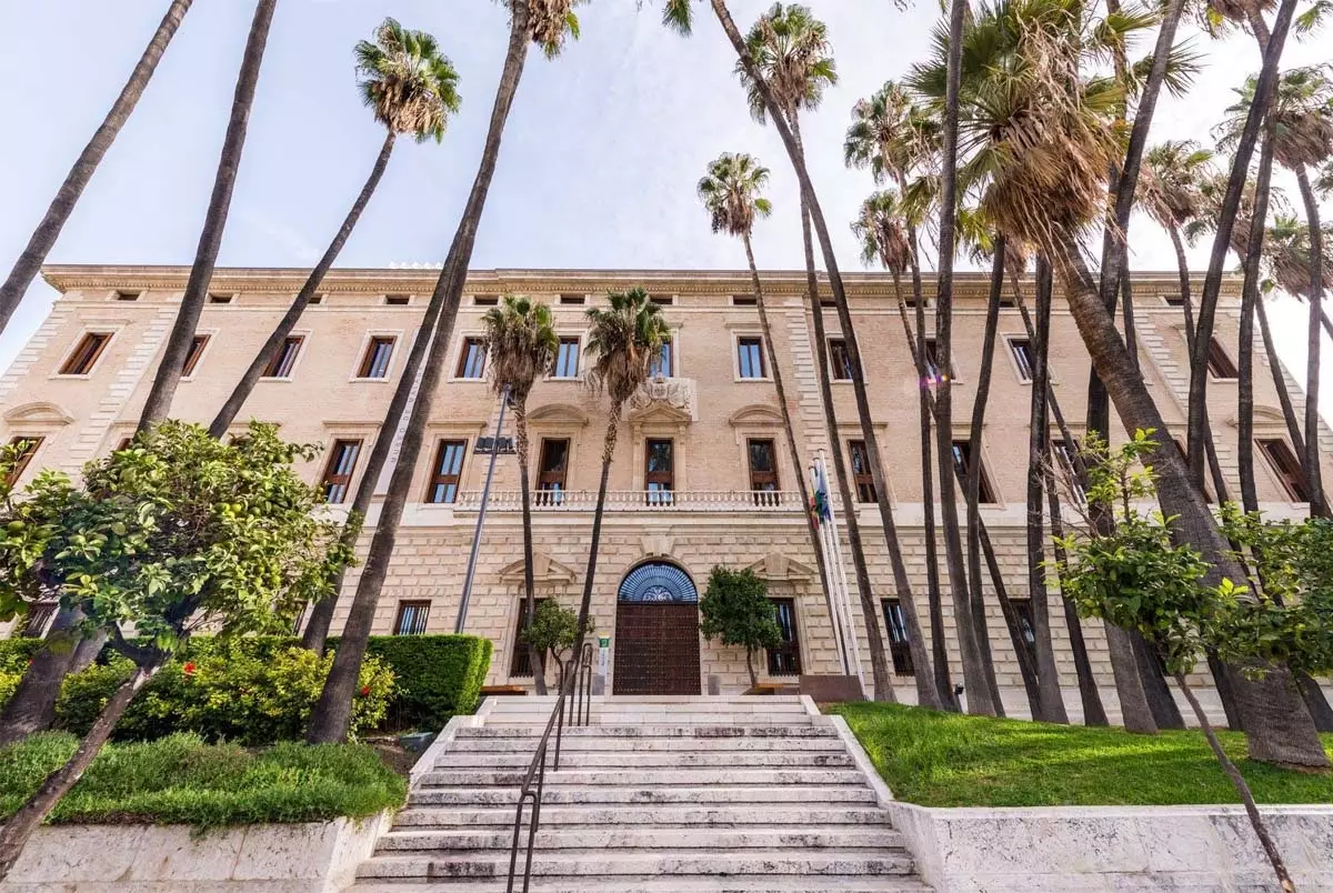 O emblemático Palácio da Alfândega, sede do Museu de Málaga