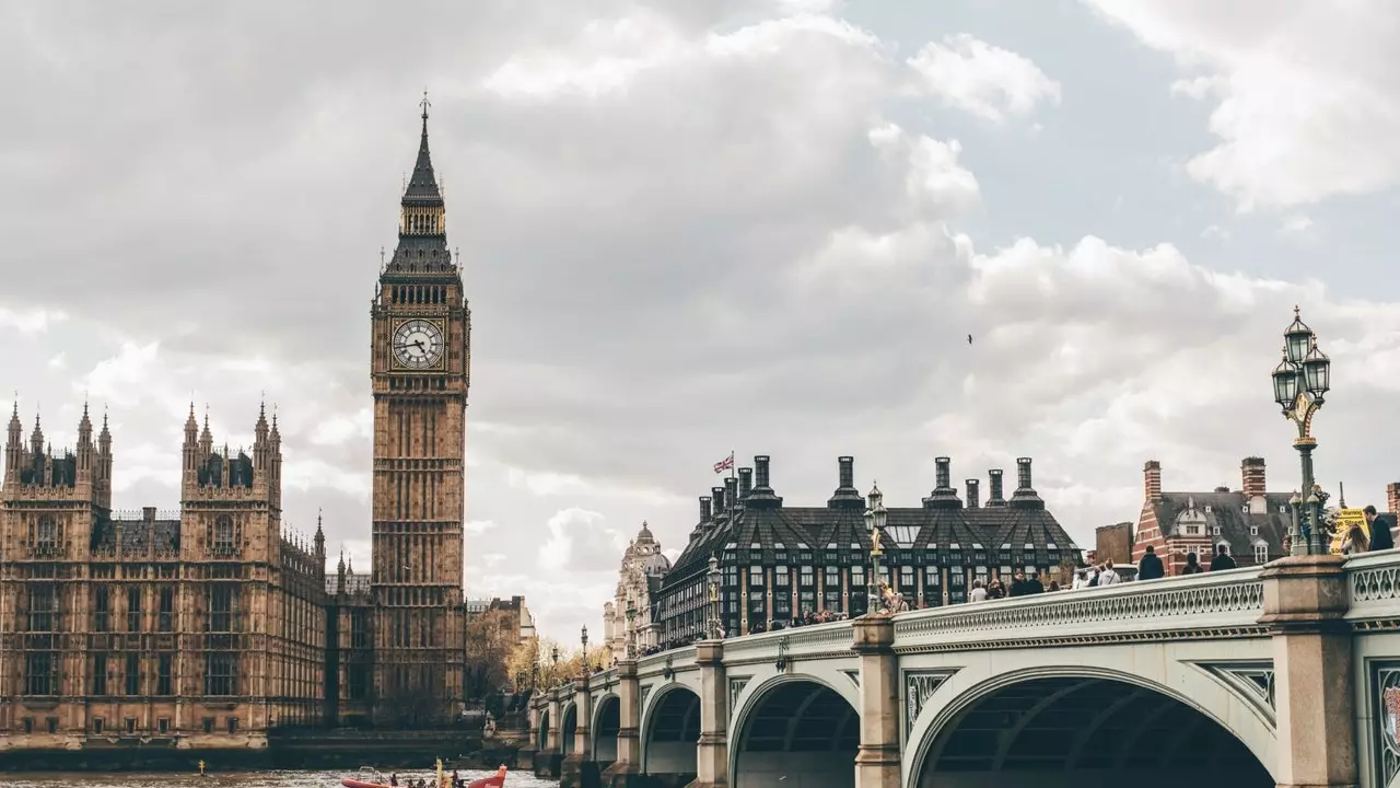 Panduan ke London dengan... Romy St Clair dan Iona Mathieson