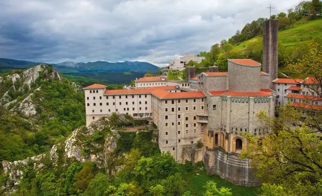 Vue générale du Sanctuaire d'Arantzazu