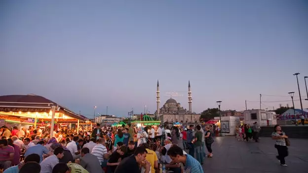 Önlüğünüzü giyin: yemek yapmayı öğrenmenin kolay olduğu on yer