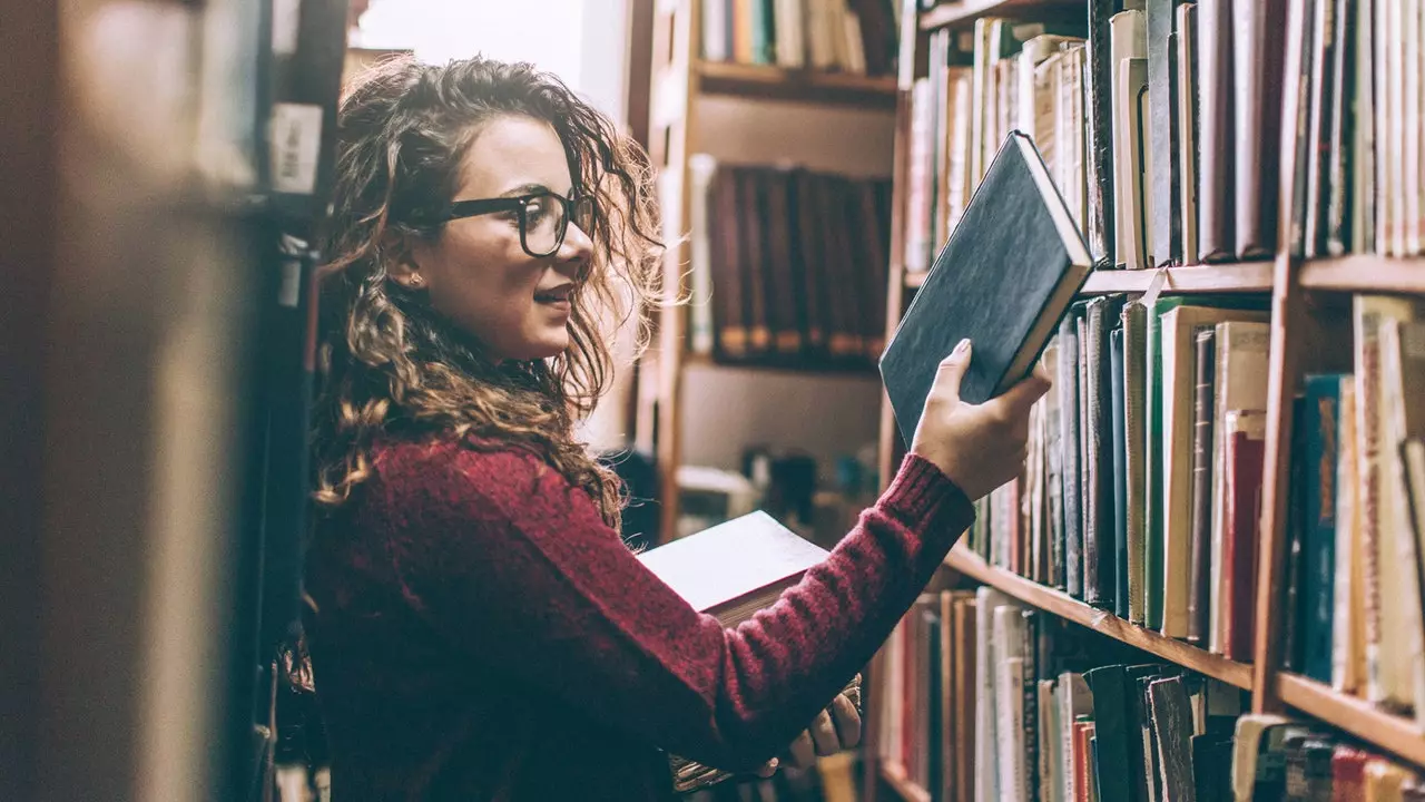 Vamos voltar para as livrarias do bairro, aquelas que nunca deveríamos ter saído