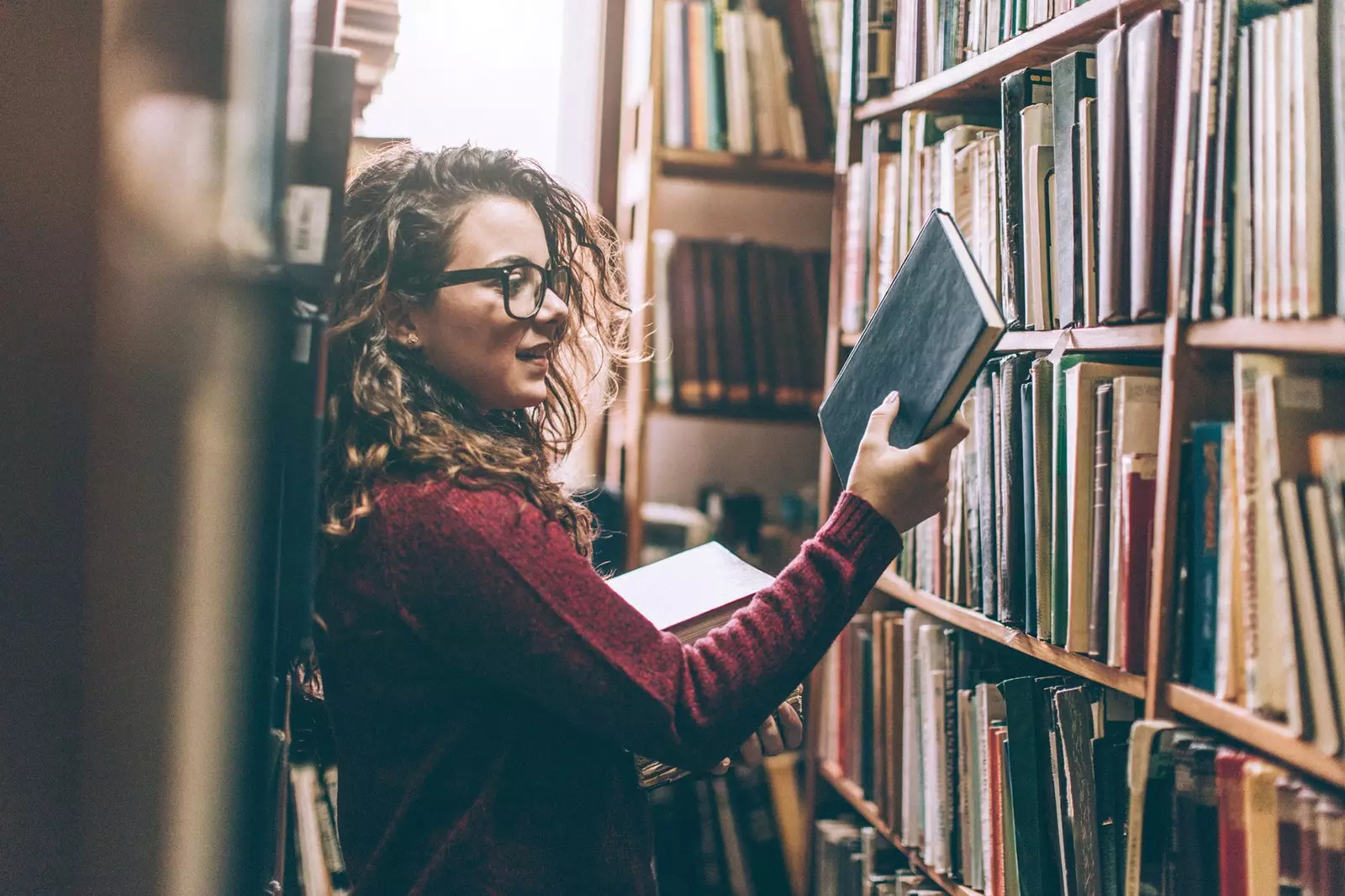 Heç vaxt tərk etməməli olduğumuz məhəllə kitab dükanlarına qayıdaq