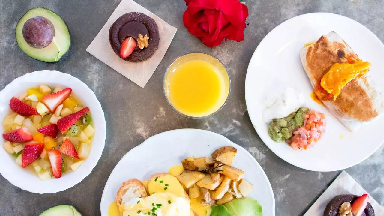 Den definitive brunch i Madrid: fortæl mig, hvem du skal med, og jeg vil fortælle dig, hvad din bedste mulighed er