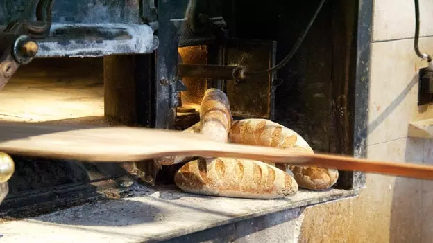 Dengan roti yang enak, perjalanan yang lebih baik