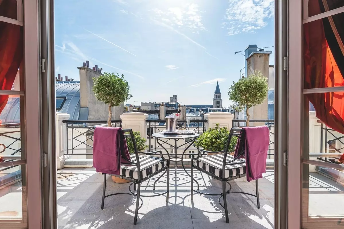 Terras van een van de kamers van L'Hotel