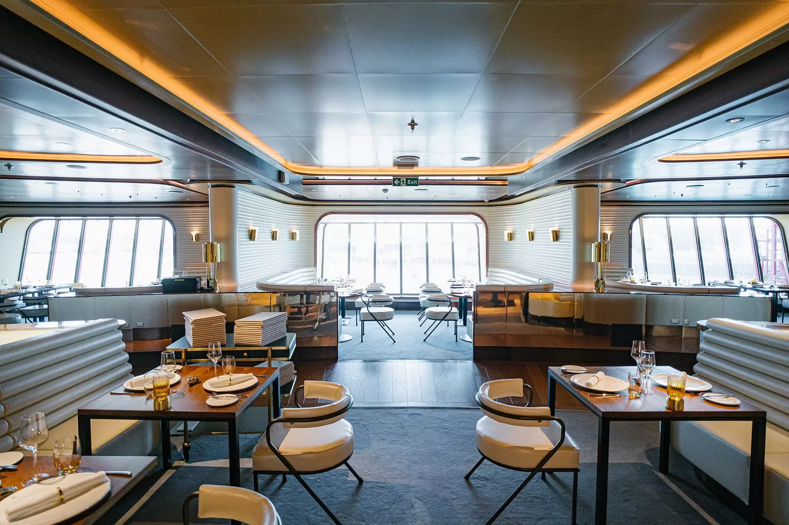 Virgin Voyages Valiant Lady Kreuzfahrtschiff-Restaurant