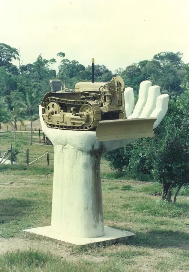 Perché Pablo ha costruito questo delirio scultoreo?