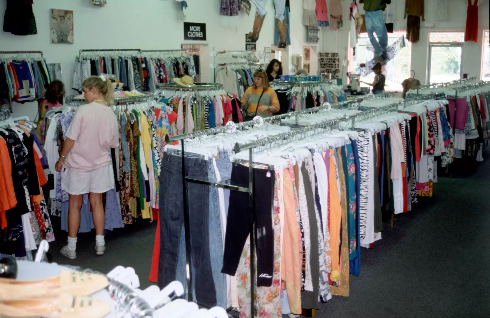 Innrétting í Buffalo Exchange versluninni í Tucson árið 1991.