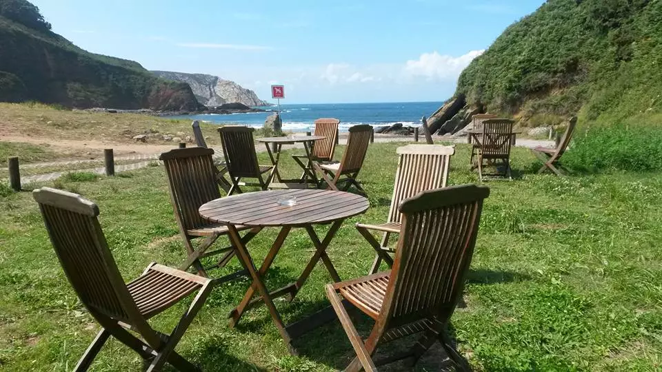 Bar de la plage de Bahinas