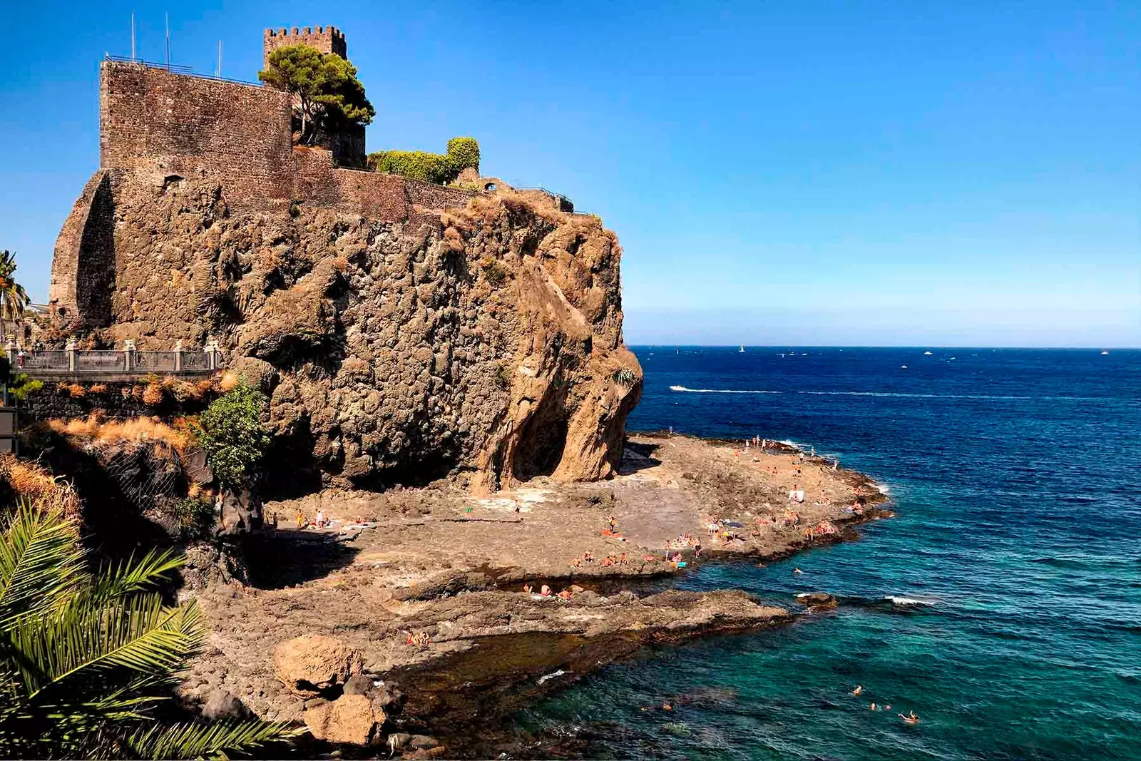 Príbeh Aci Castello