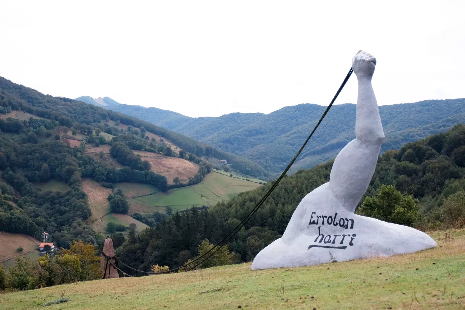 Uma encosta cheia de arte em pedra Peru Harri