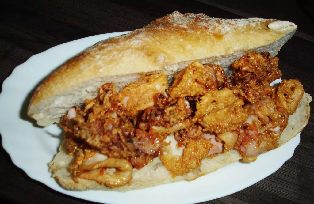 Sandwic sotong goreng dari O'Eironciño