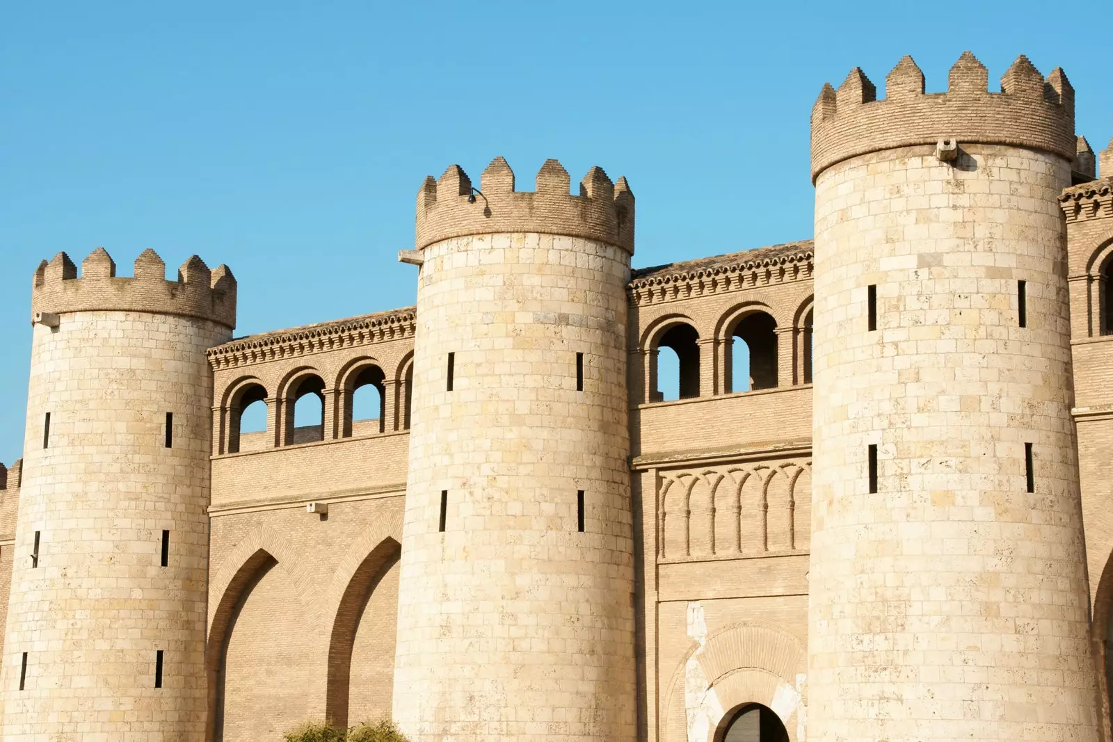 Aljafería-paladset i Zaragoza ligner noget ud af en historie fra Tusind og én nat.