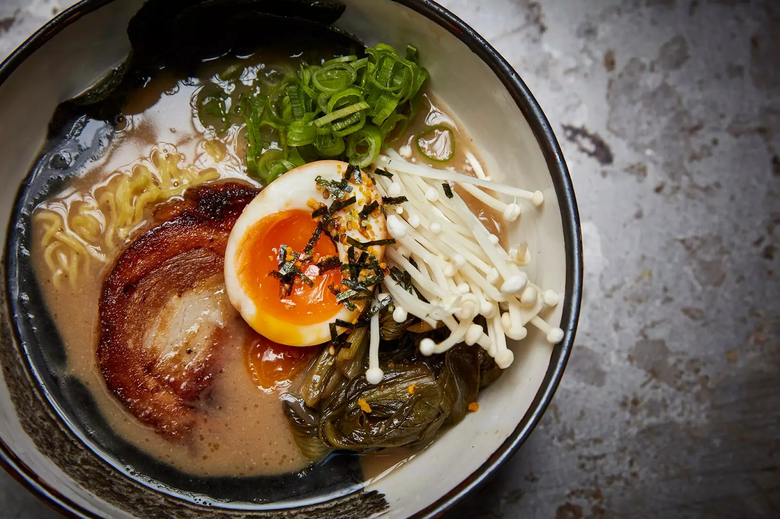 Ramen tori paitan iz bara Chuka Ramen