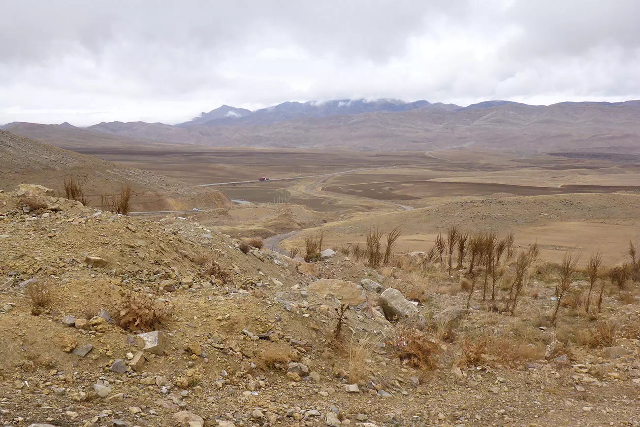 Quçandan Türkmənistana gedən yolda