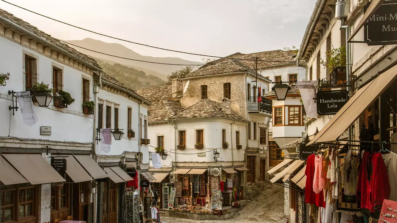 Gjirokastra, imħabba Albaniża mal-ewwel daqqa t'għajn