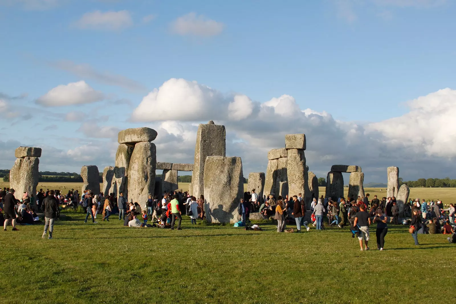 Stonehenge fans