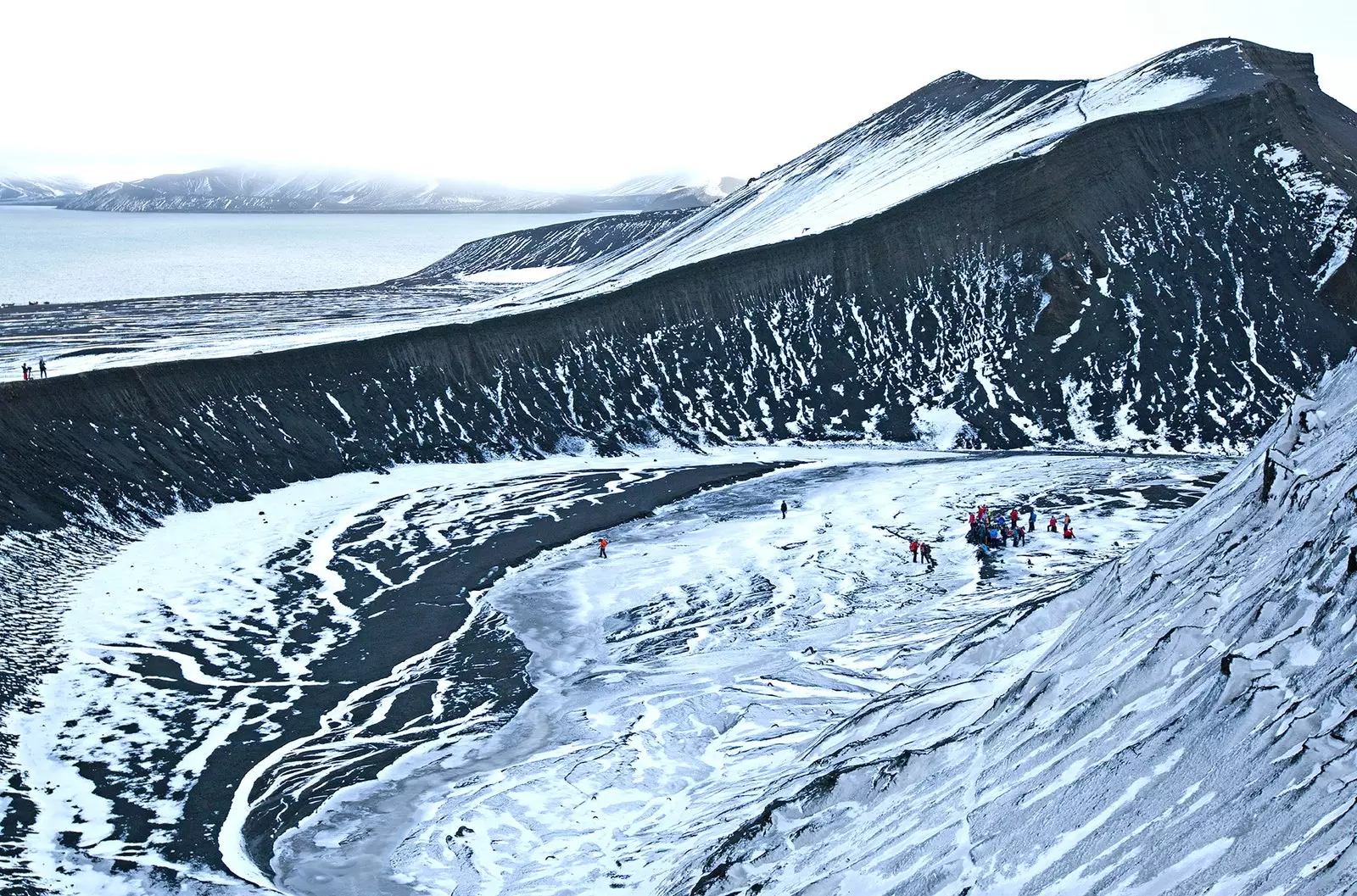 Deception Island wyspa, która zawiodła swojego odkrywcę i zakochuje się w świecie