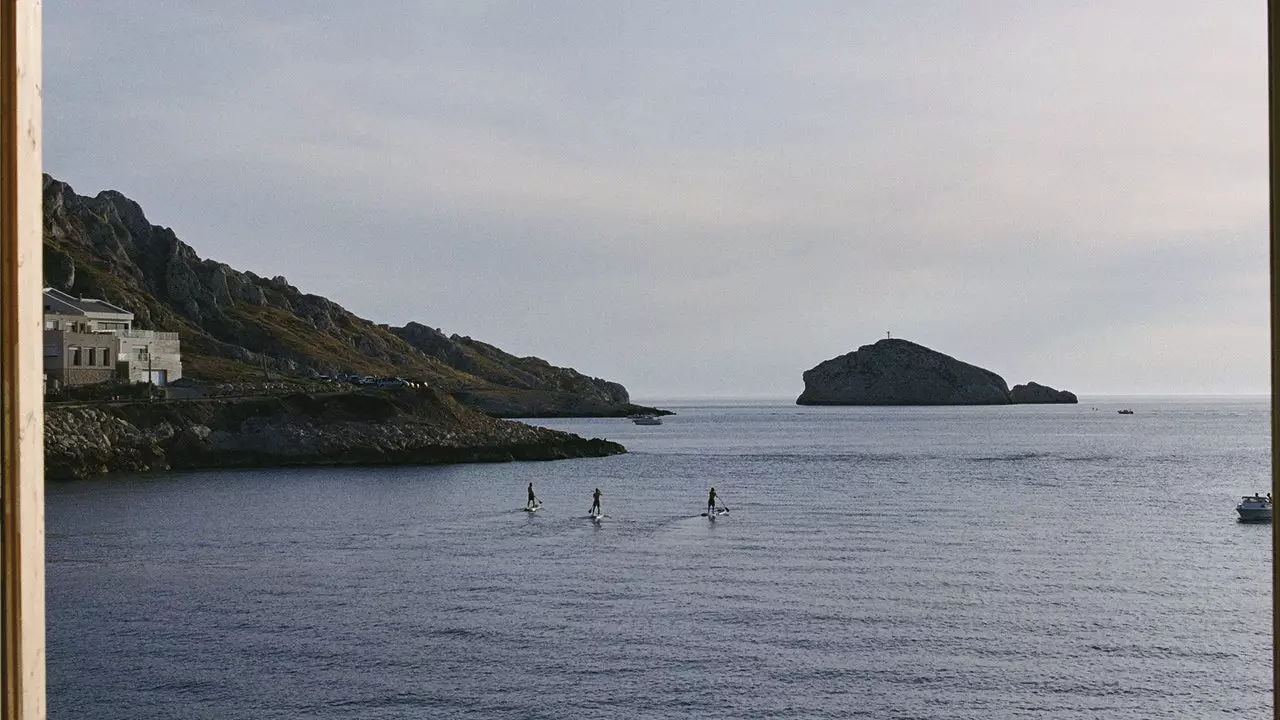 Tuba, from a mythical diving club to a tiny hotel by the sea