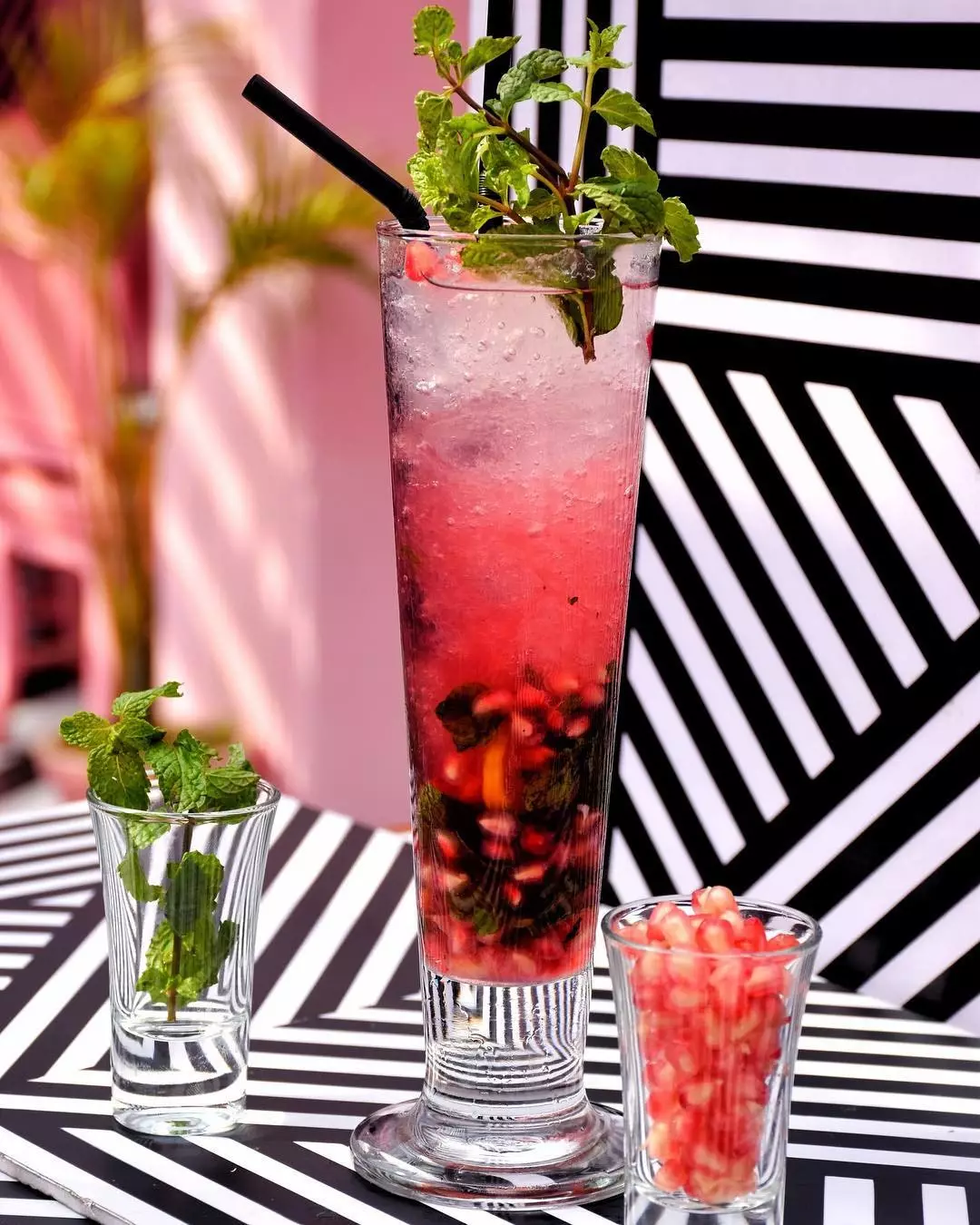 Salah satu mocktail Pink Zebra.