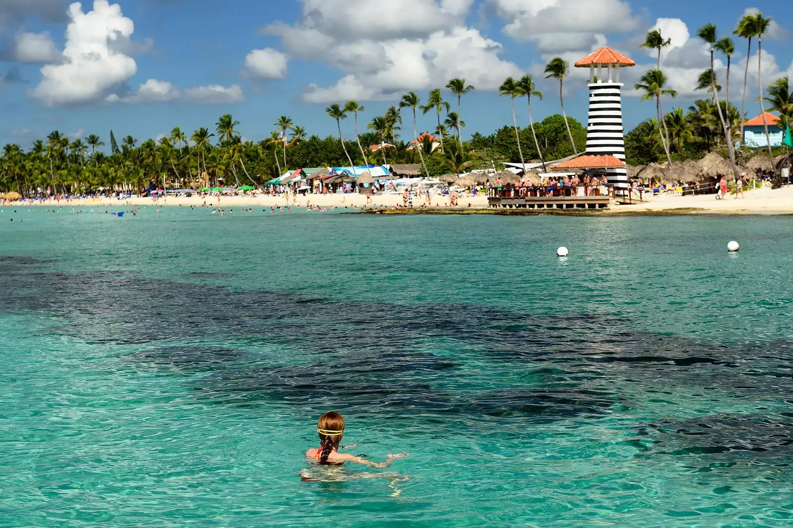 Mergulho entre os corais de Dominicus