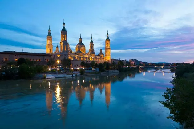 De Ebro en de stenen brug