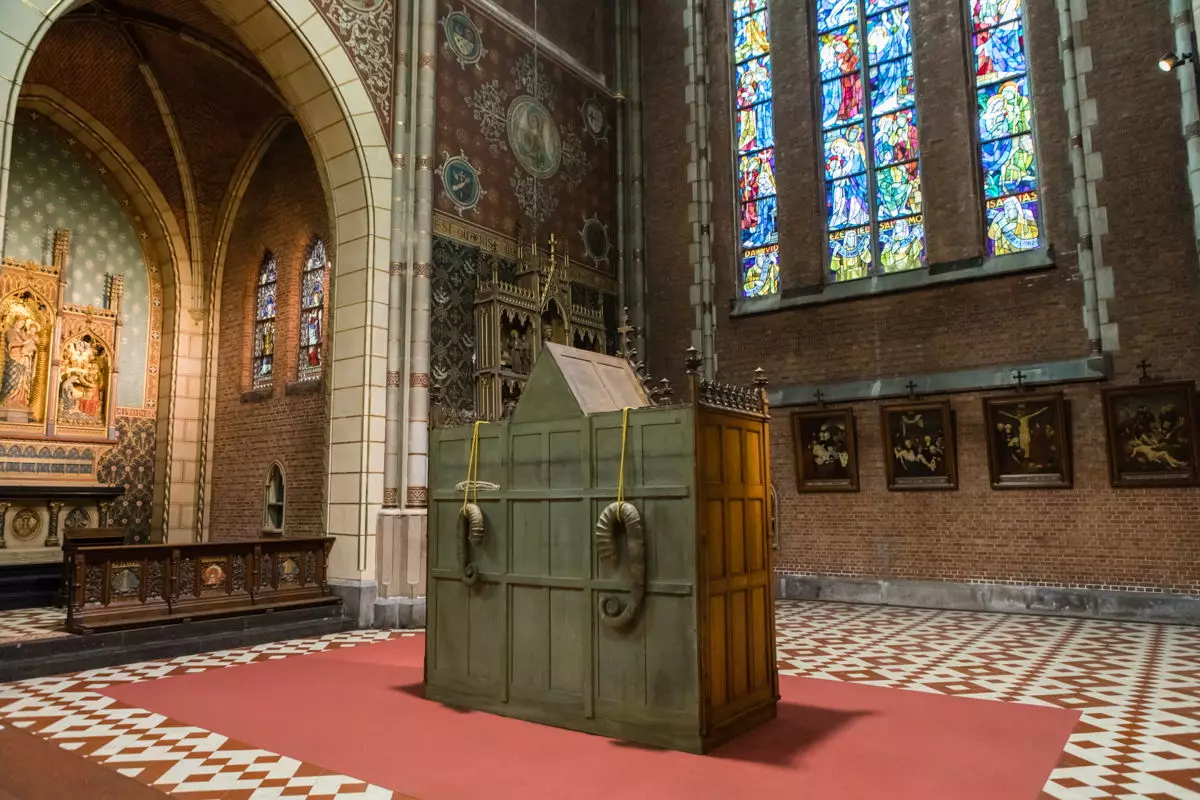 Hans Van Houwelingens 'Tubel' i SintJozefkerk