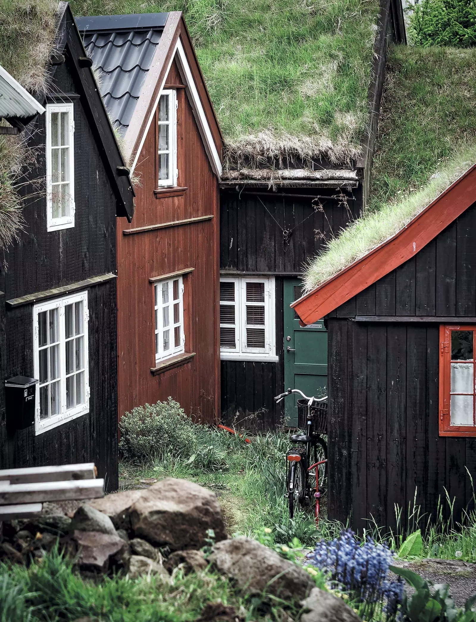 Traditionele huizen in Tinganes, de oude stad van de hoofdstad Tórshavn