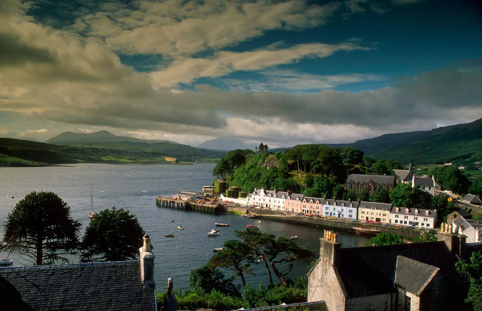 Portree i les casetes de colors.