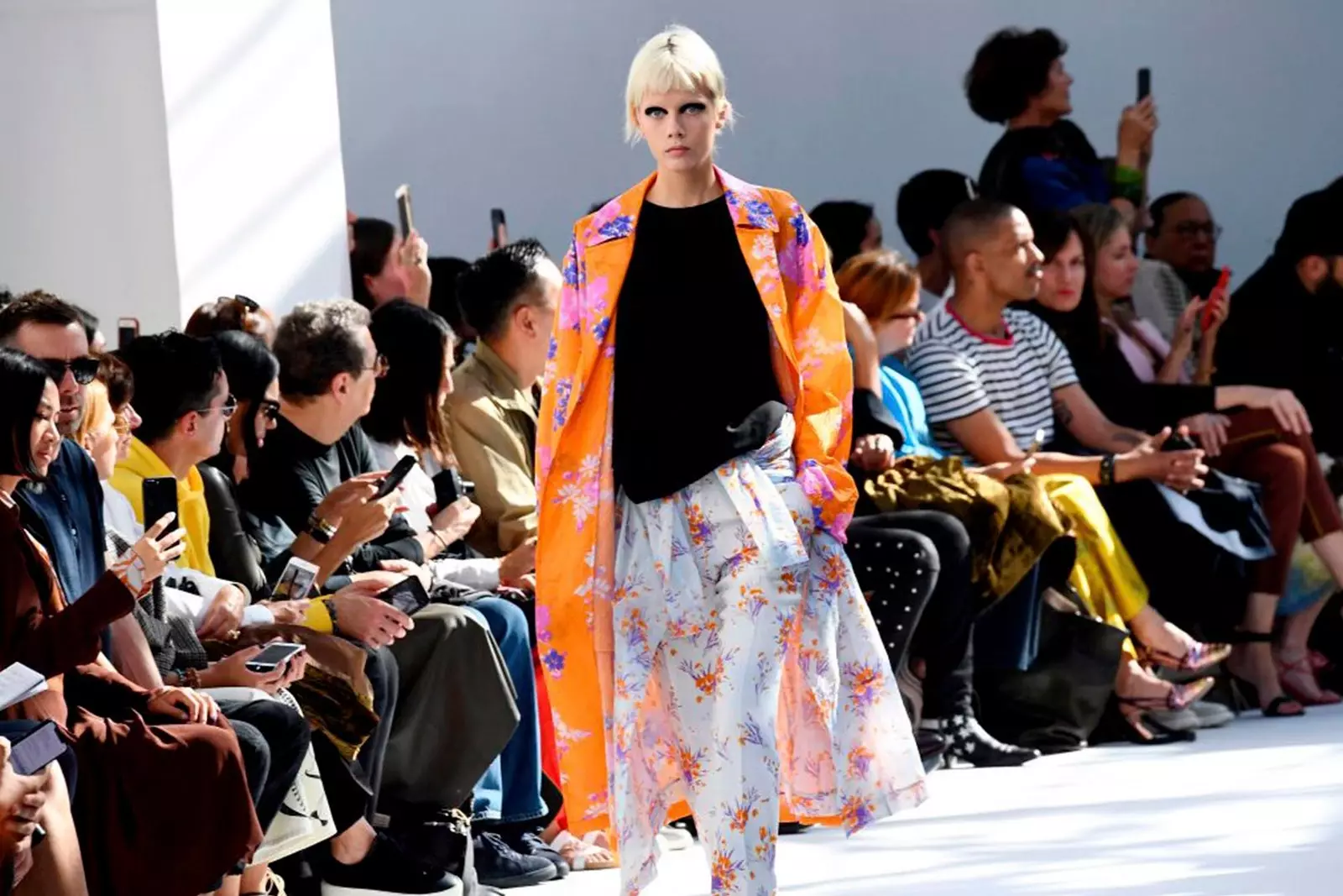 Peragaan busana Dries Van Noten