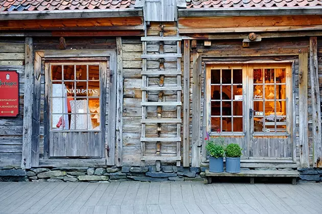 Mergulhe em Bryggen muito mais do que uma foto de cartão postal