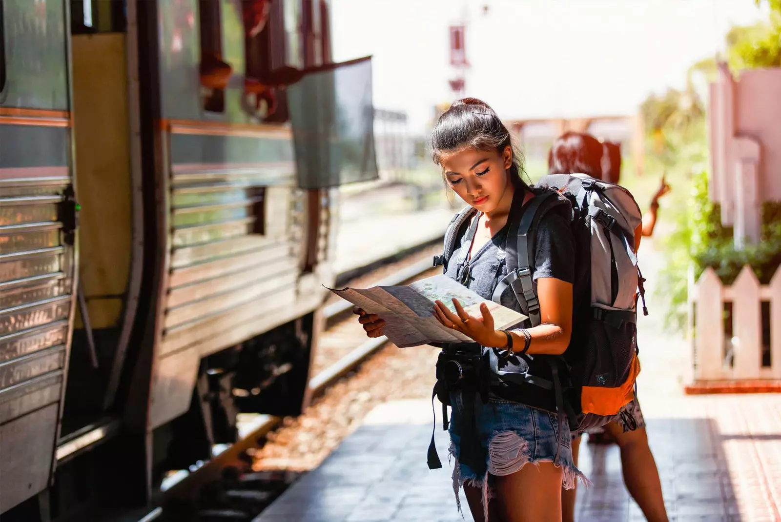 backpacker på stationen