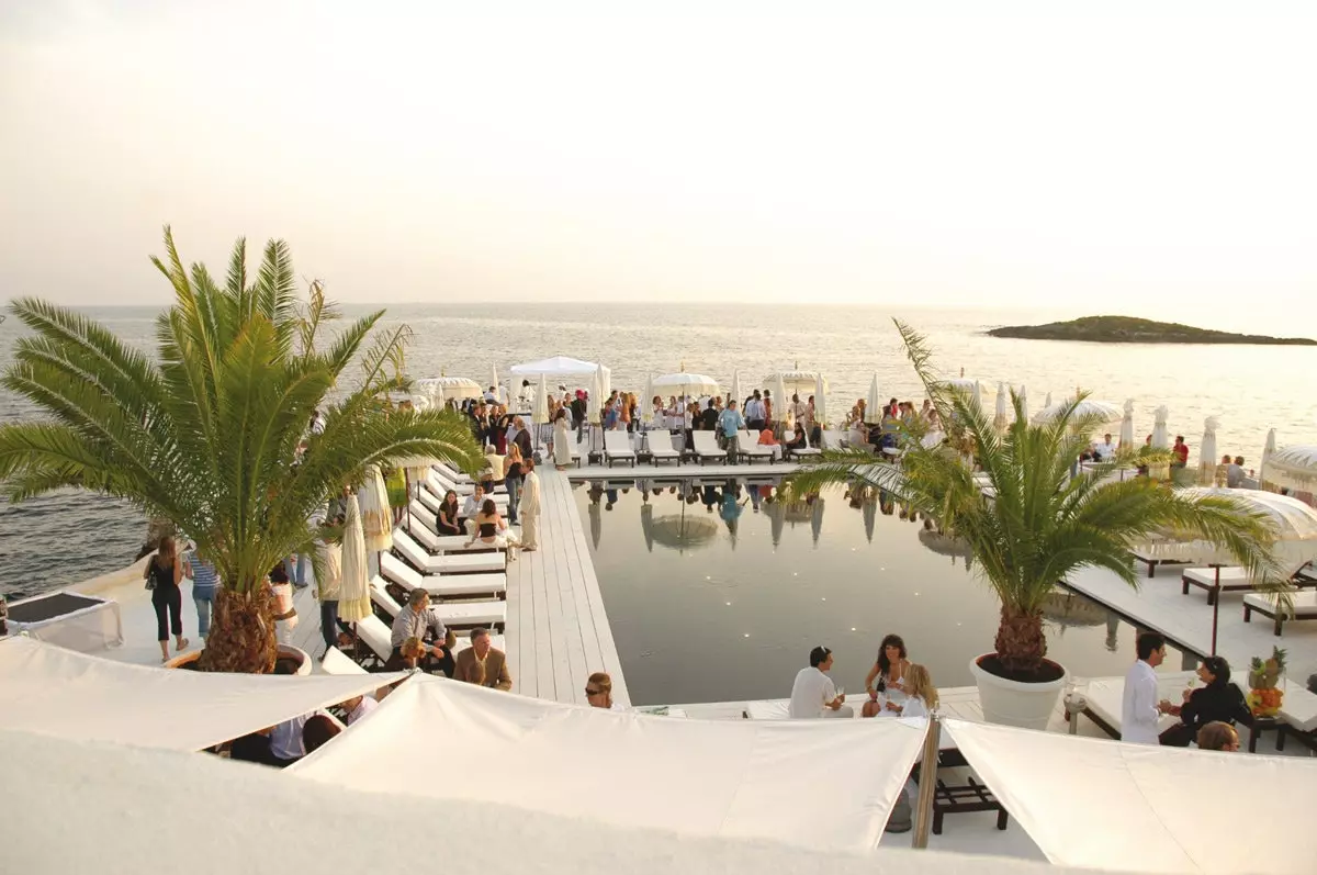 Puro Beach Club, den første på Mallorca