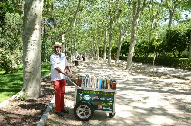 Comment se comporter au Salon du livre