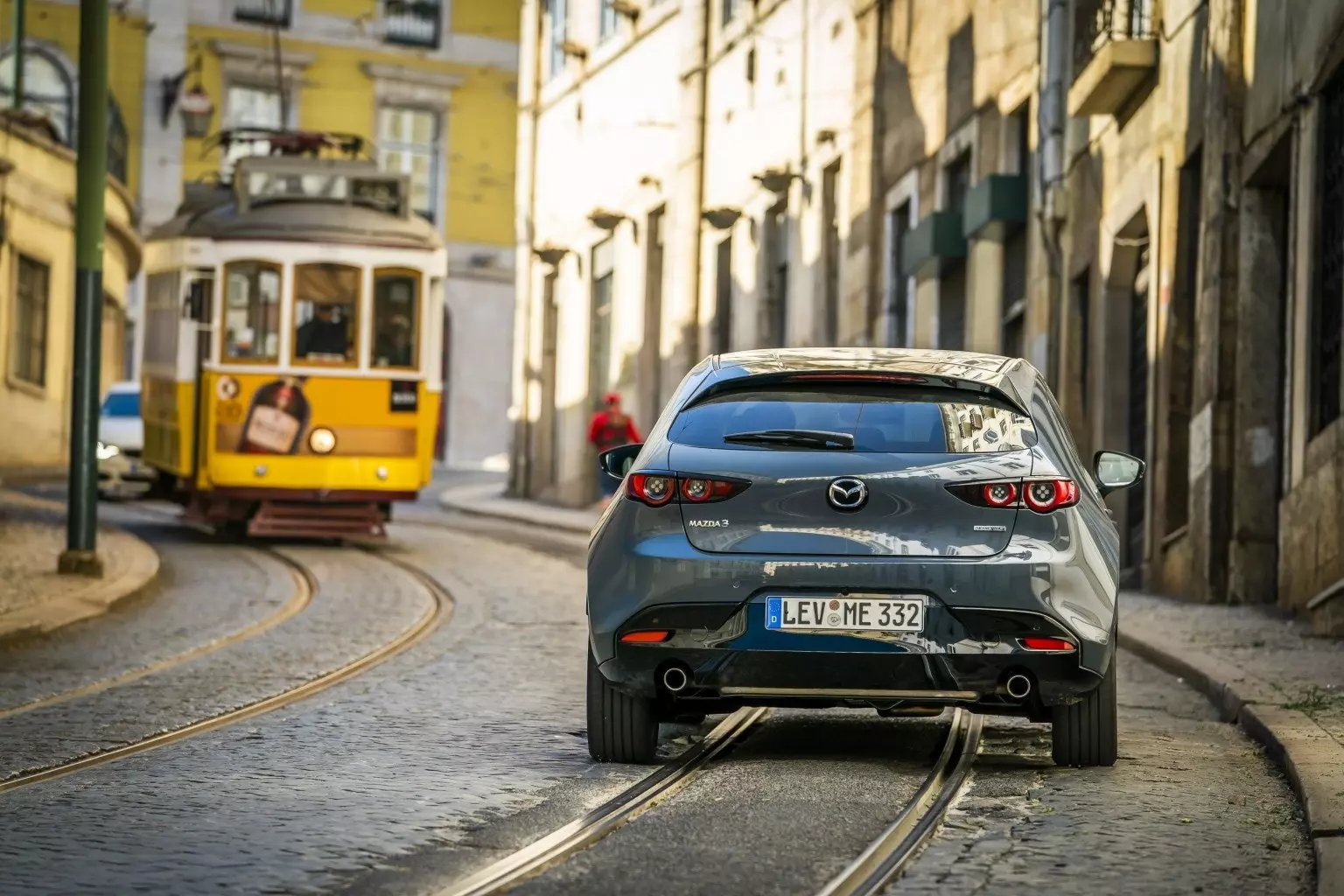 Um Lissabon fueren ass méi spannend am Mazda3.