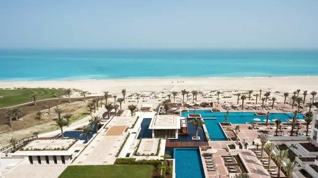 Rezort na ostrove St Regis Saadiyat