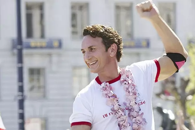 Sean Penn in 'Harvey Milk is ainm dom'